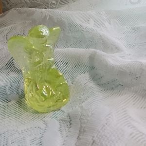 Cute vintage Fenton yellow angle